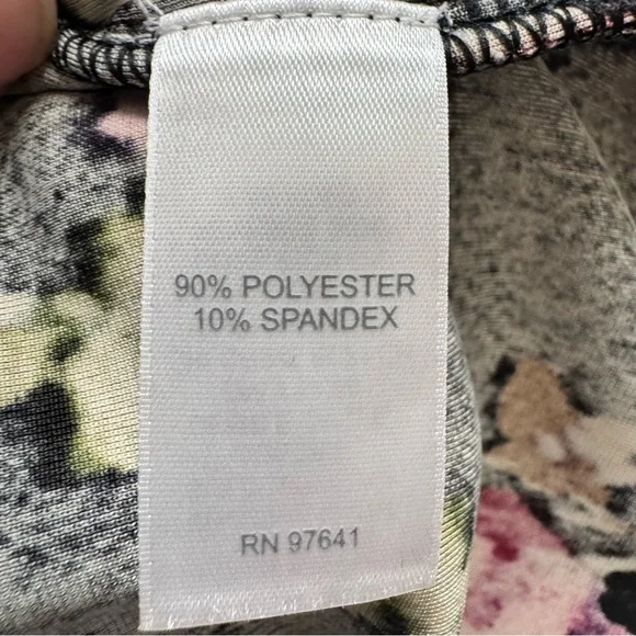 J.Jill Black Velour Long Sleeve Pullover Top Red Pink Floral Size SP - Picture 9 of 13